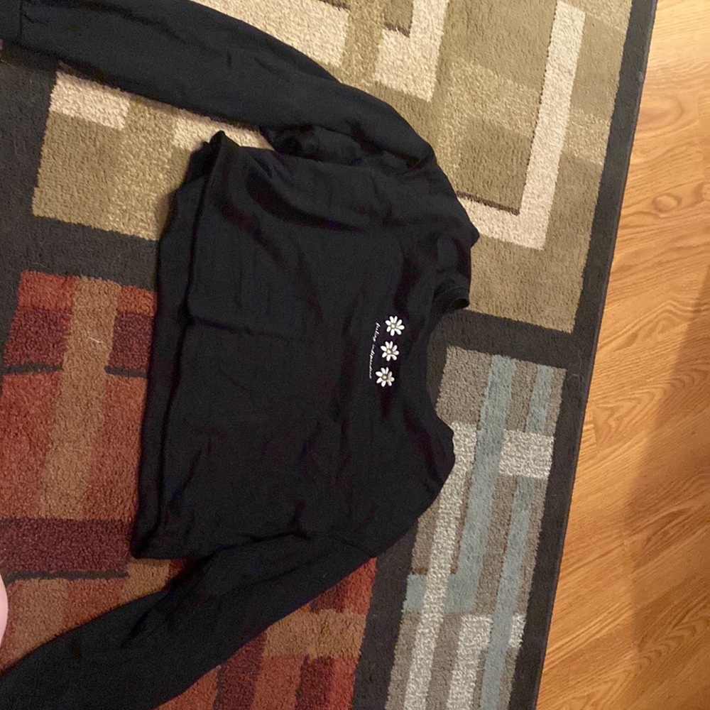 cropped sweatshirt
